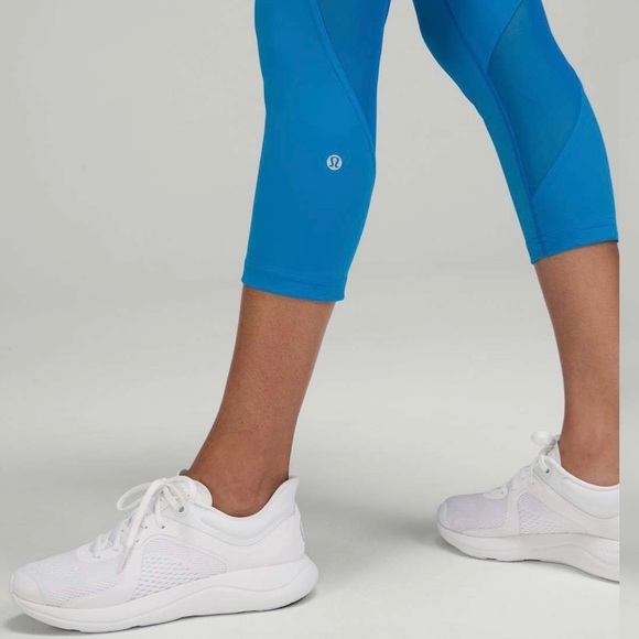 NEW Size 10 Logo High Rise Training Crop 21” Poolside Blue Leggings w/ Pockets - Picture 3 of 9